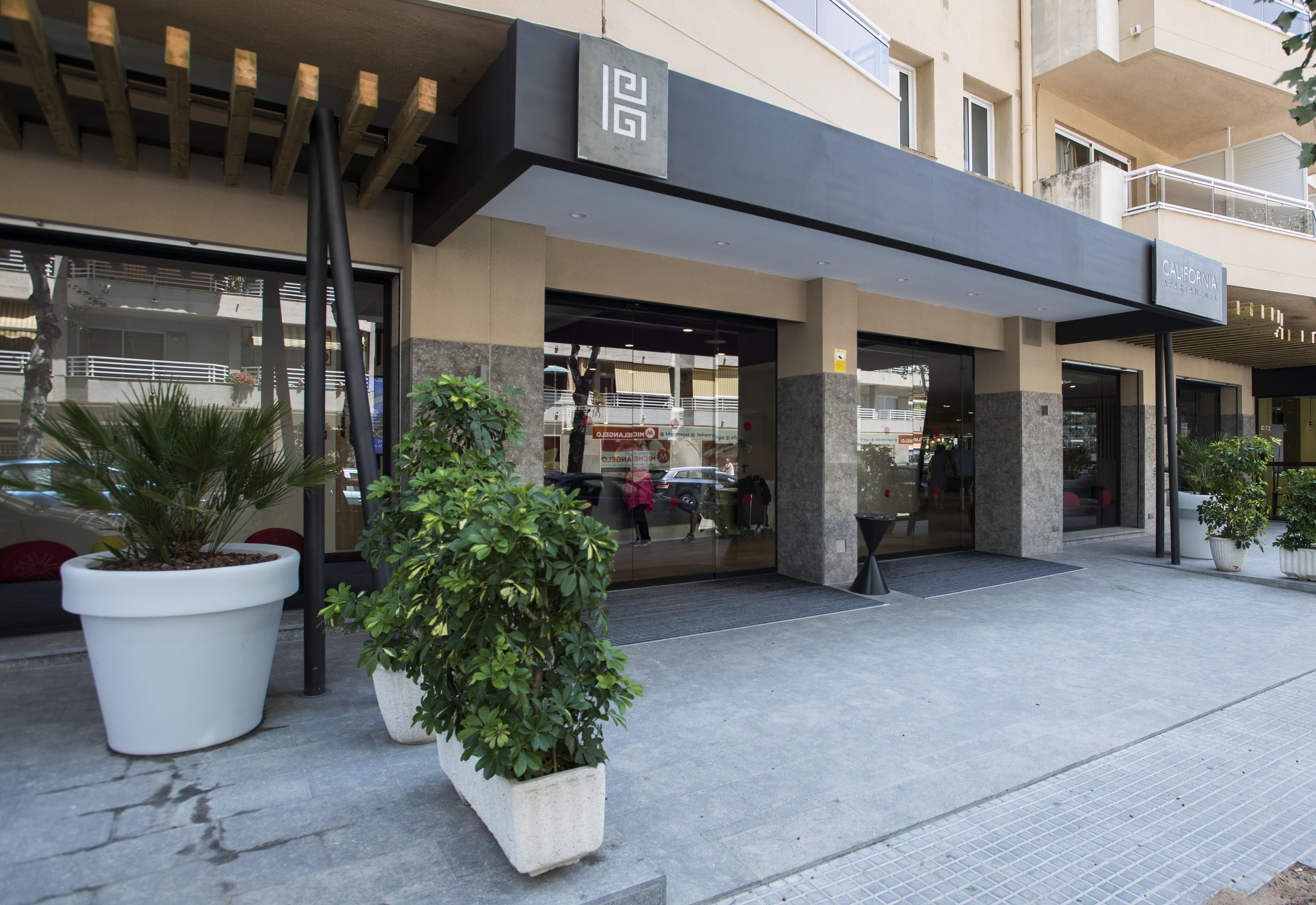 California Apartments Salou Bagian luar foto